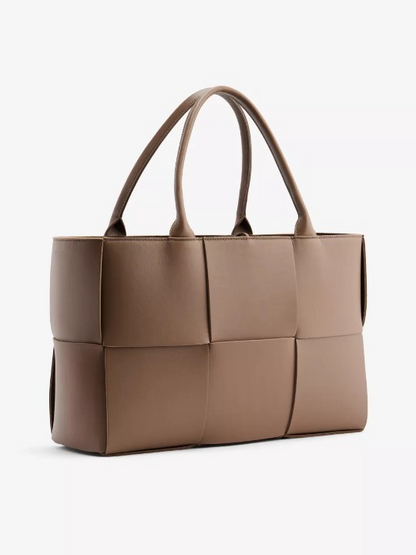Araceli | Serelune Tote Bag